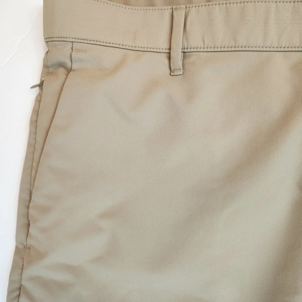 Banana Republic Golf Performance Pant Mens Size 40x30 Beige Chino 100% Polyester